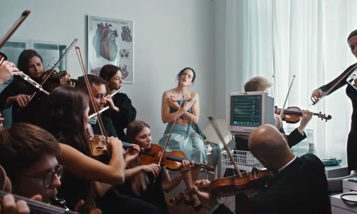 Rosalía: La advertencia de la inmensidad del mundo